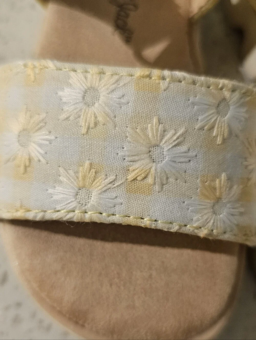 Cat & Jack Yellow Daisy Strap Sandals Toddler 5